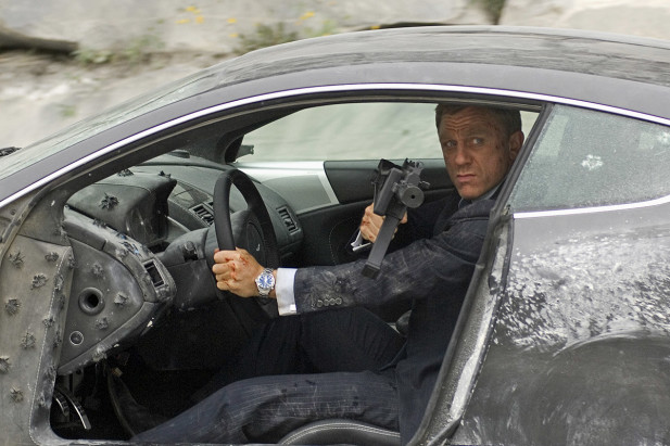 Aston-Martin-DBS-James-Bond-007-Daniel-Craig-Ein-Quantum-Trost-1200x800-e2d21842df98bad5